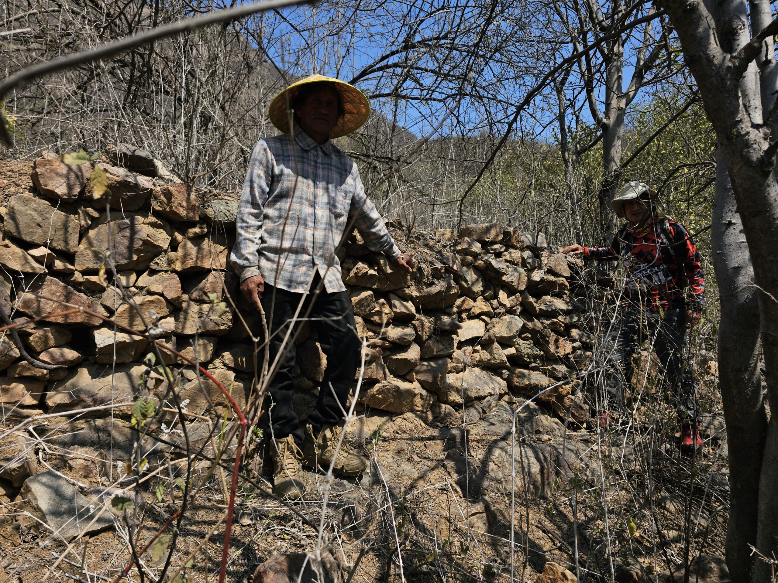 muralla prehispánica en motupe lambayeque pirca pirka pirca de piedra en motupe
